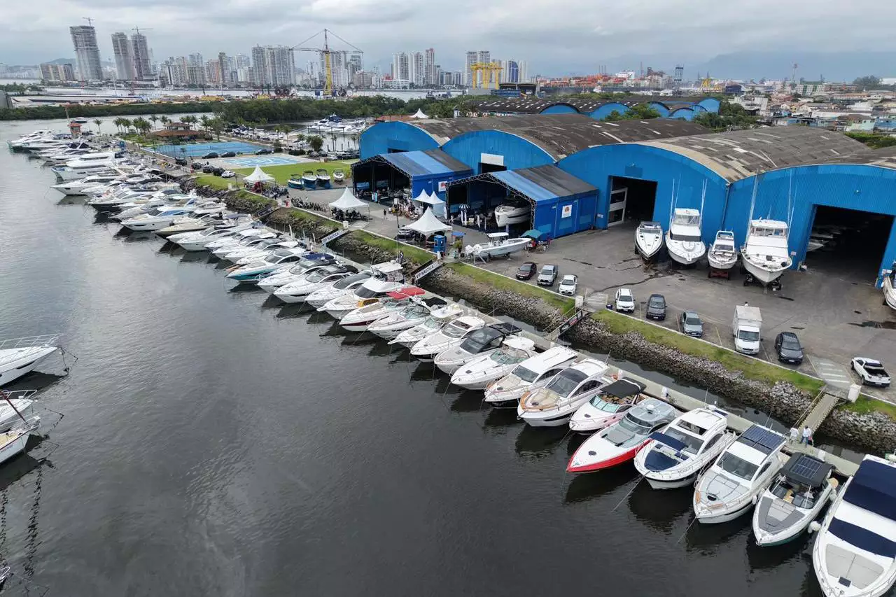 Black Weekend Náutico em Guarujá: Embarcações de até R$ 34 Milhões da YACHTMAX e OKEAN Atraem Colecionadores de Luxo
